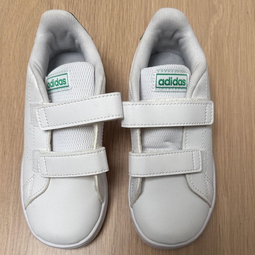 NWT Adidas Kids Advantage Unisex White and Green Sneakers